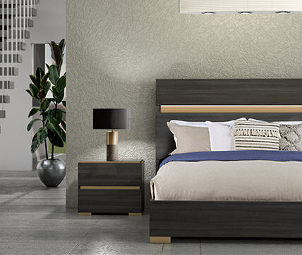 Modern Italian lacquer bedroom set Fabelli.